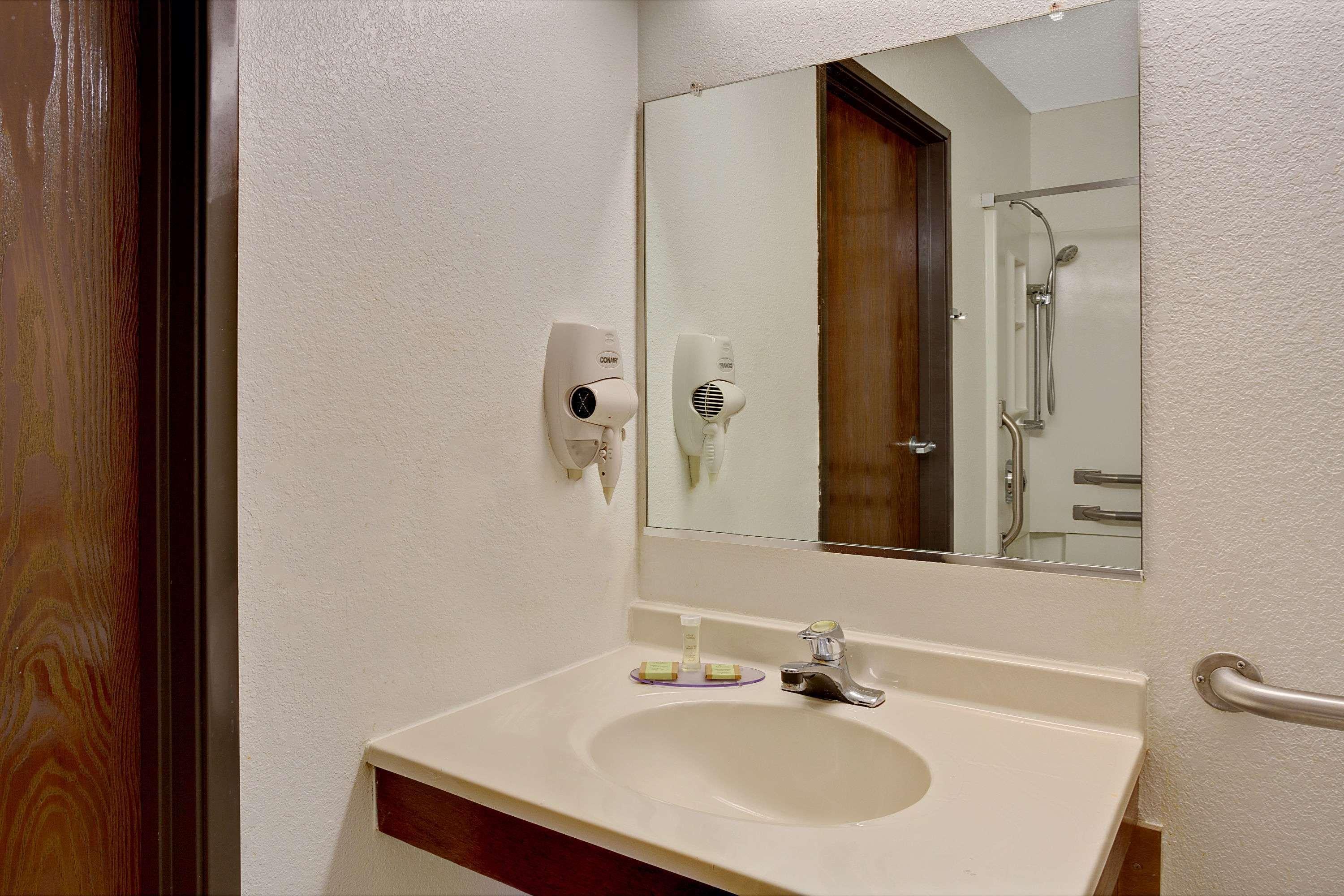 Hotel Super 8 By Wyndham Newport News/Jefferson Ave. Zewnętrze zdjęcie