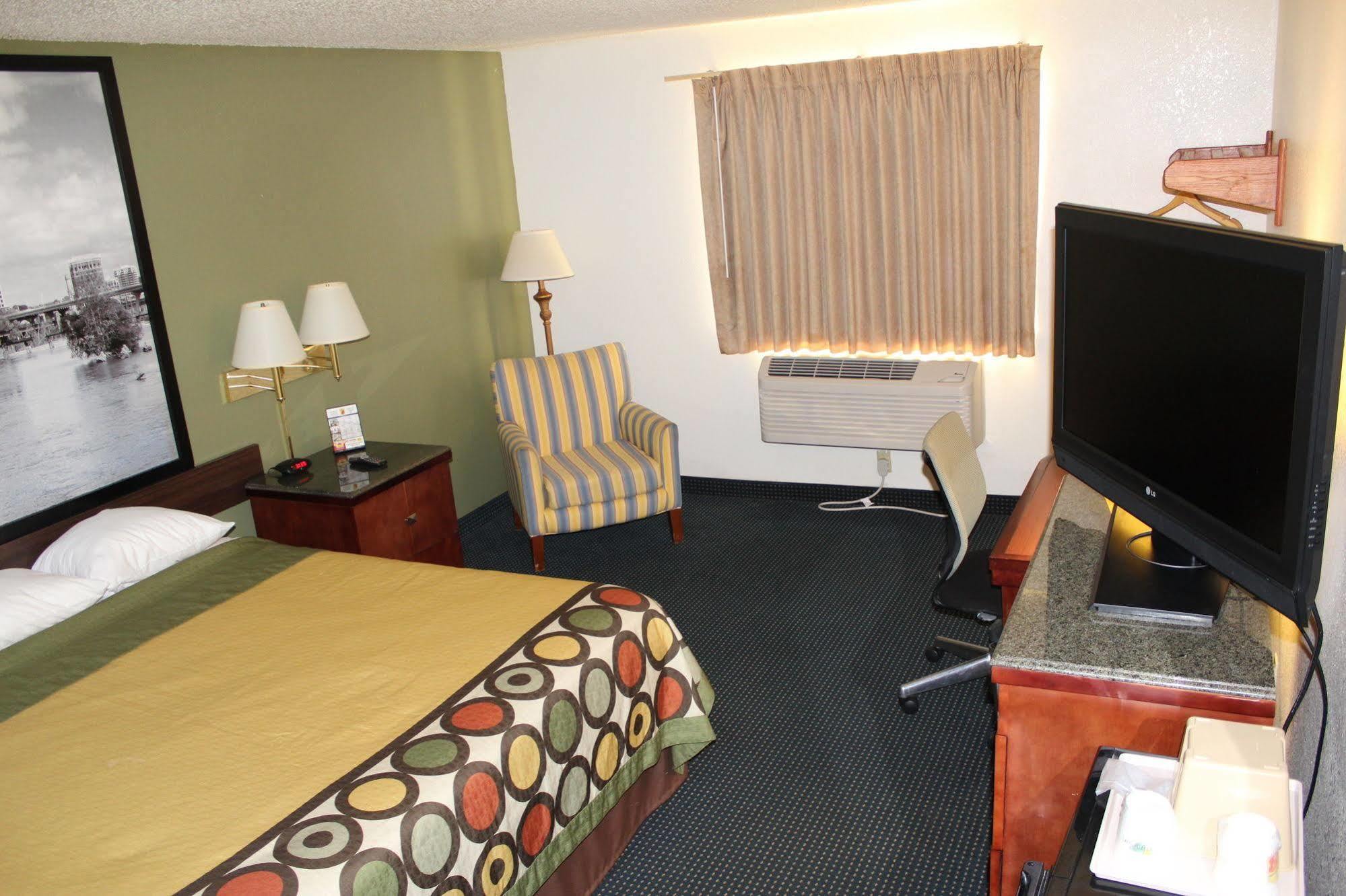Hotel Super 8 By Wyndham Newport News/Jefferson Ave. Zewnętrze zdjęcie